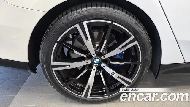 BMW 5 серии 2025 thumb 9