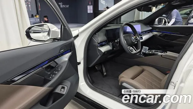 BMW 5 серии 2025 thumb 3