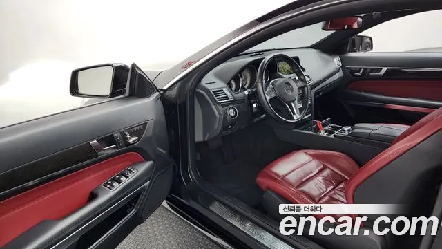 Mercedes-Benz E-Класс 2015 thumb 12