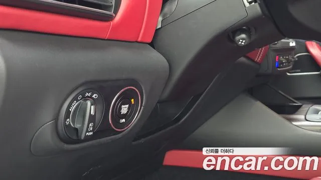 Maserati Levante 2018 thumb 6