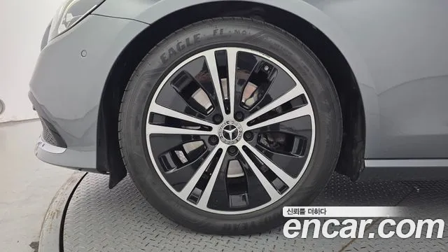 Mercedes-Benz E-Класс 2021 thumb 2