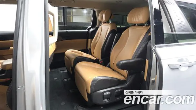 Kia Carnival 2022 thumb 11
