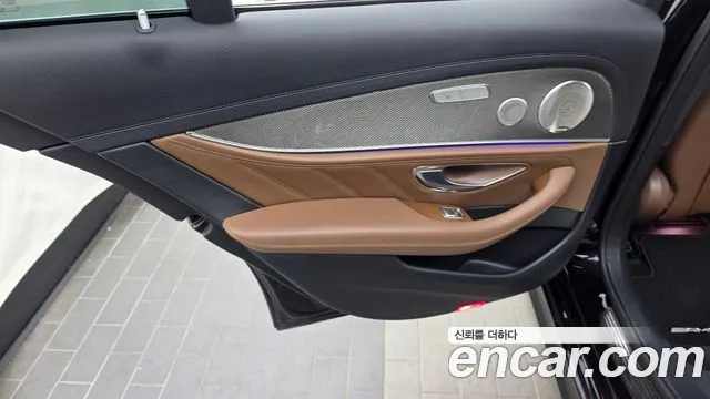 Mercedes-Benz E-Класс 2021 thumb 10