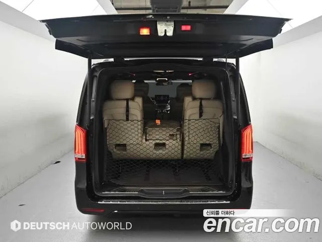 Mercedes-Benz V-Class 2018 thumb 2