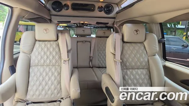 GMC Savana 2023 thumb 8