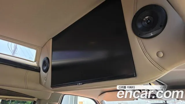 GMC Savana 2023 thumb 10