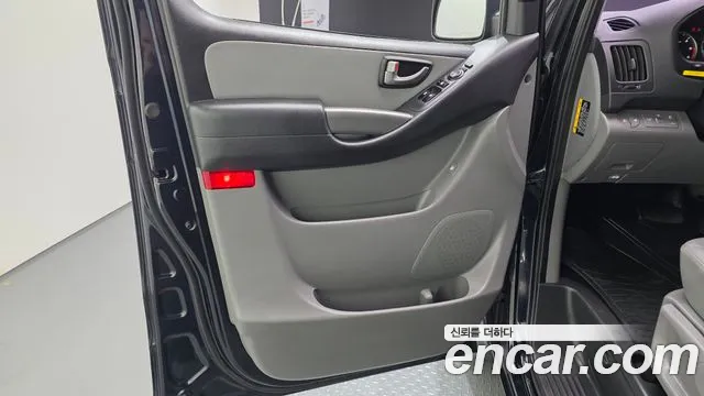 Hyundai Starex 2019 thumb 11