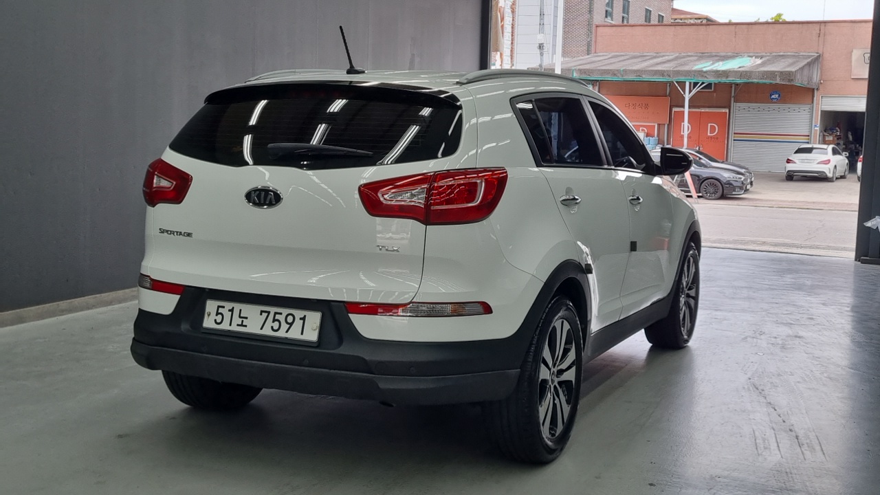 Kia Sportage 2011 thumb 2