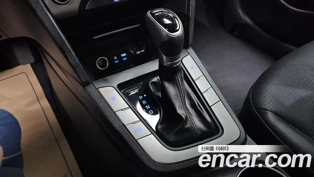 Hyundai Avante 2017 thumb 12
