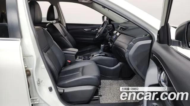 Nissan X-Trail 2018 thumb 4