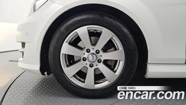 Mercedes-Benz C-Класс 2012 thumb 12