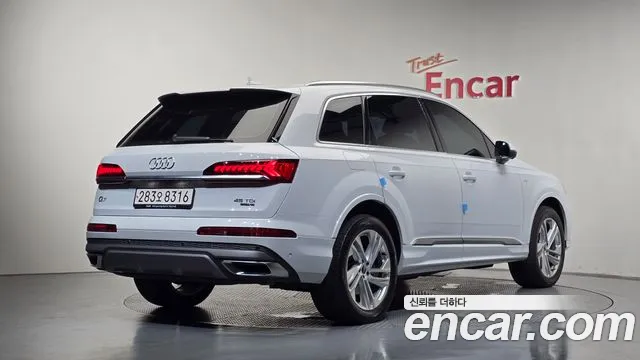 Audi Q7 2022 thumb 6