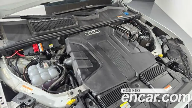 Audi Q7 2022 thumb 10