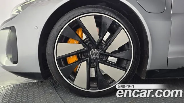 Audi e-tron GT 2021 thumb 3