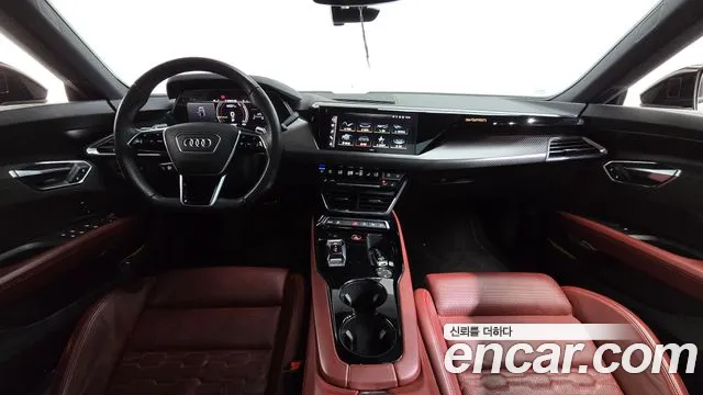 Audi e-tron GT 2021 thumb 12