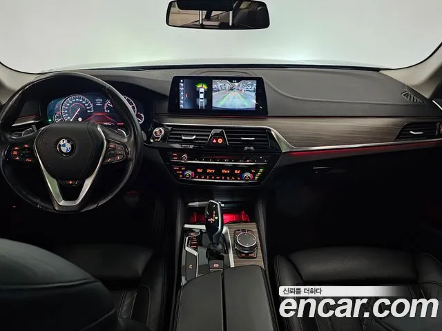 BMW 5 серии 2018 thumb 5