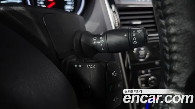Renault Latitude 2015 thumb 6