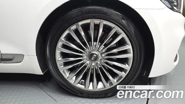 Kia K9 2018 thumb 10