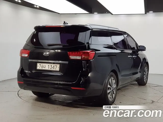 Kia Carnival 2016 thumb 3