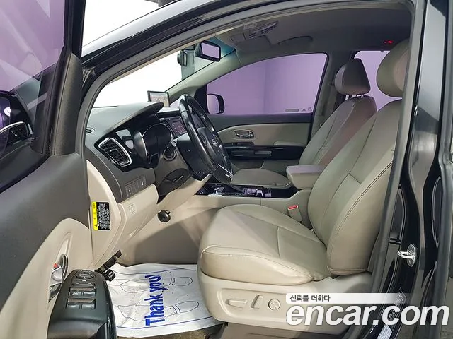 Kia Carnival 2016 thumb 5