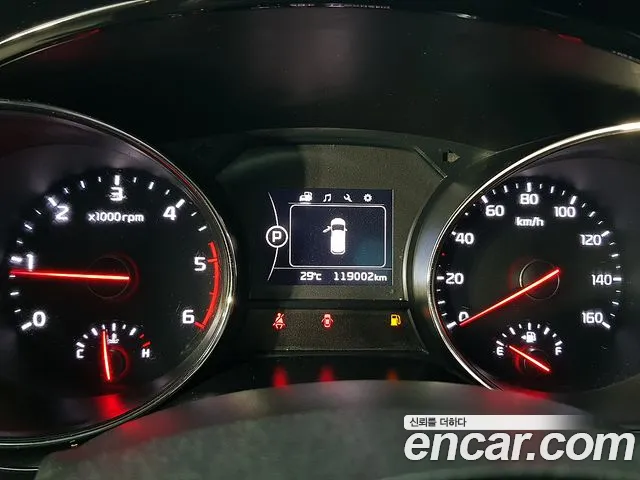 Kia Carnival 2016 thumb 2
