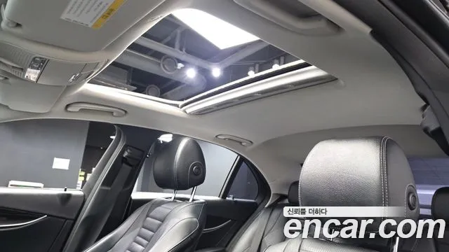 Mercedes-Benz E-Класс 2017 thumb 10
