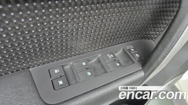 Chevrolet Captiva 2012 thumb 2