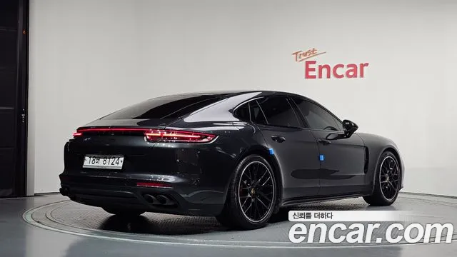 Porsche Panamera 2019 thumb 4