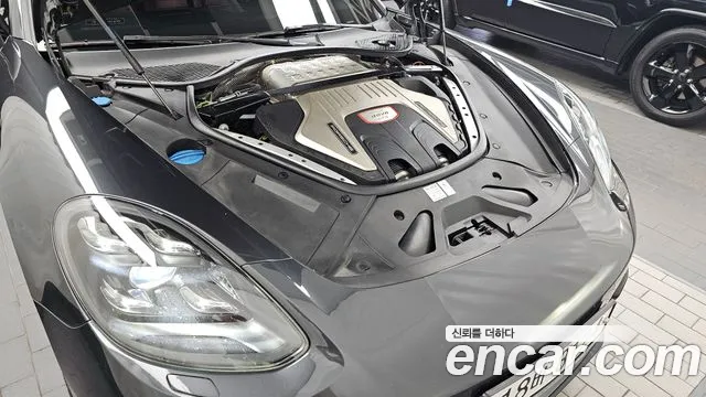 Porsche Panamera 2019 thumb 5