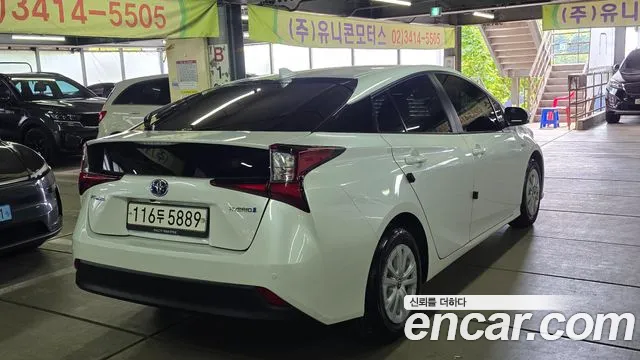 Toyota Prius 2021 thumb 4