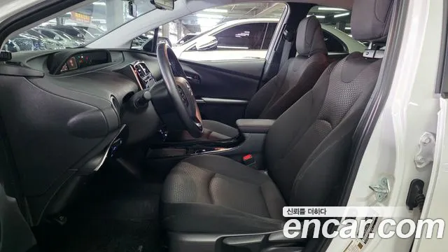 Toyota Prius 2021 thumb 5