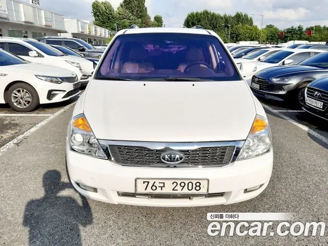 Kia Carnival 2012 thumb 9