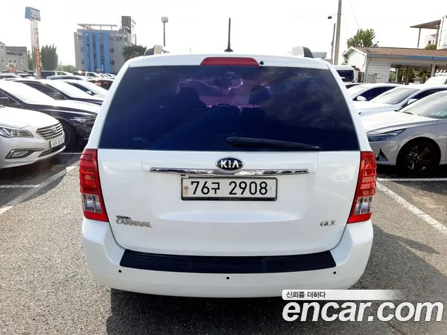 Kia Carnival 2012 thumb 11