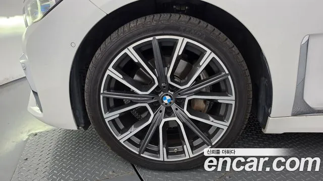 BMW 7 серии 2021 thumb 3