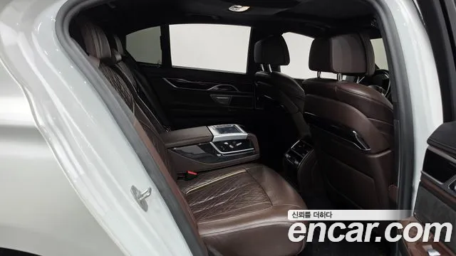 BMW 7 серии 2021 thumb 2