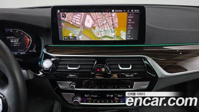 BMW 5 серии 2022 thumb 11