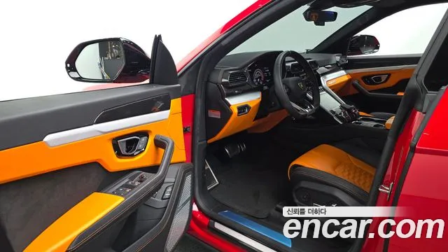 Lamborghini Urus 2020 thumb 10
