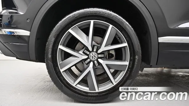 Volkswagen Touareg 2020 thumb 8