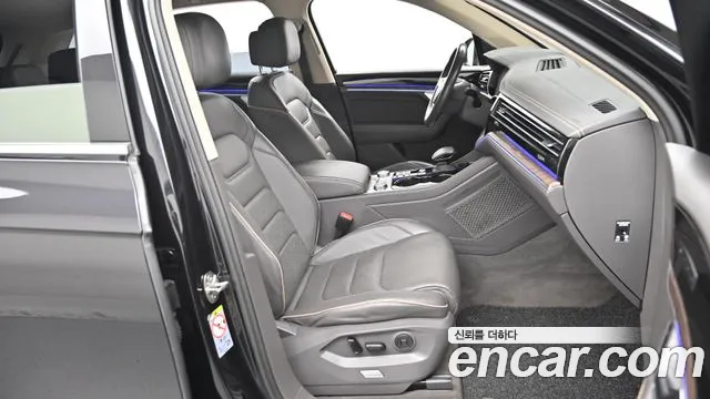 Volkswagen Touareg 2020 thumb 3