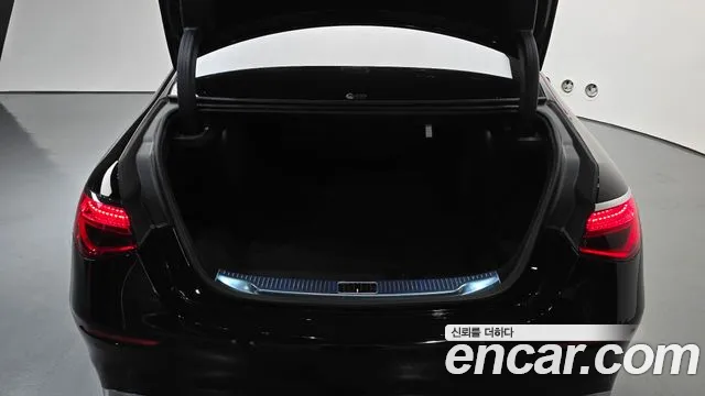 Mercedes-Benz S-Класс 2024 thumb 2