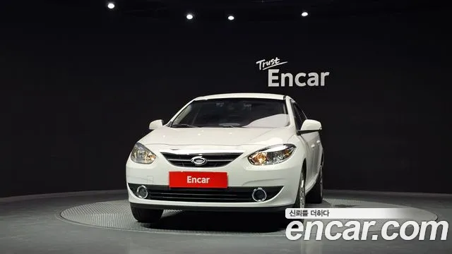 Renault Fluence 2010 thumb 10