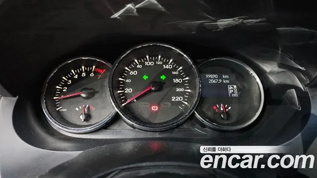 Renault Fluence 2010 thumb 11