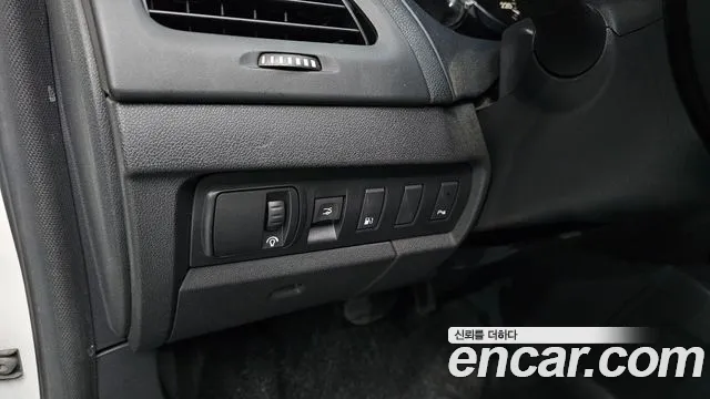 Renault Fluence 2010 thumb 4