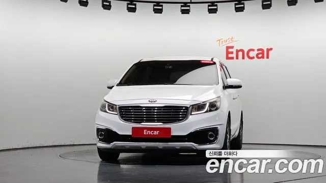 Kia Carnival 2015 thumb 12