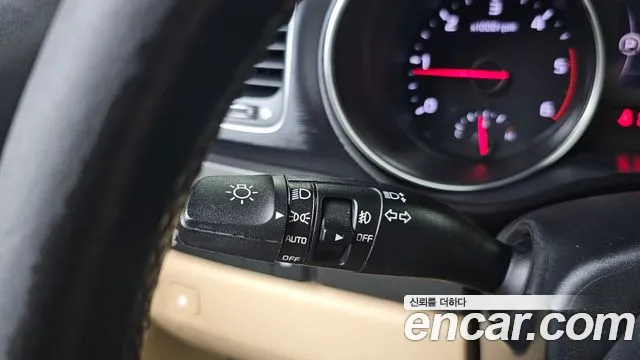 Kia Carnival 2015 thumb 4
