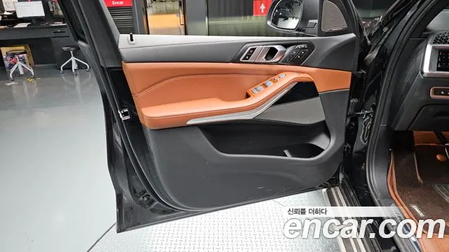 BMW X7 2023 thumb 7