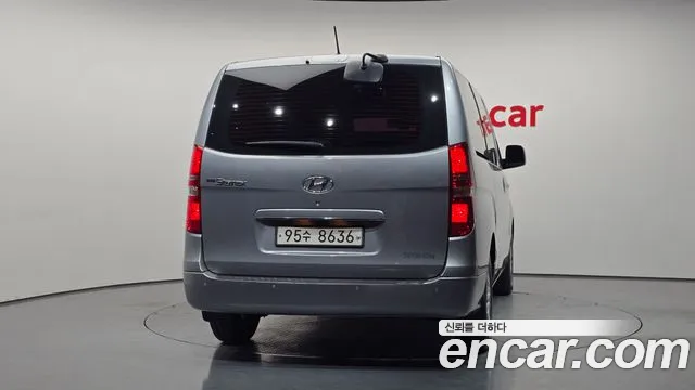 Hyundai Starex 2016 thumb 3