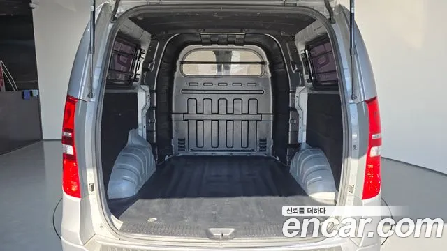 Hyundai Starex 2016 thumb 2
