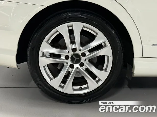 Mercedes-Benz C-Класс 2011 thumb 10