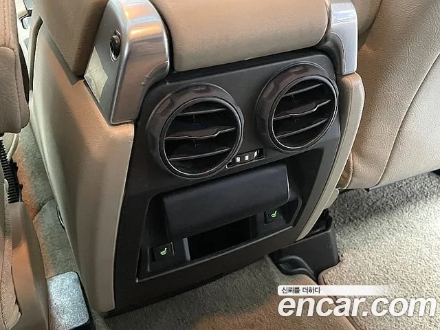 Land Rover Discovery 2015 thumb 4
